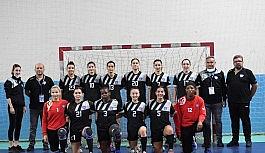 Mavi Kelebekler kupa peşinde