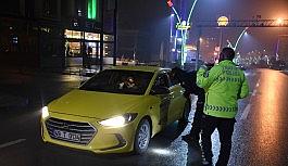 Muş'ta kısıtlamaya uyuluyor