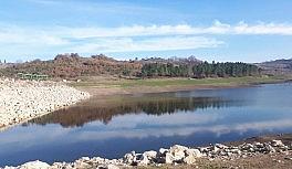 Mustafakemalpaşa'da göletteki kuraklık tedirgin ediyor