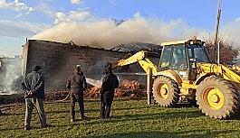 Mustafakemalpaşa'da muhtara ait samanlıkta yangın
