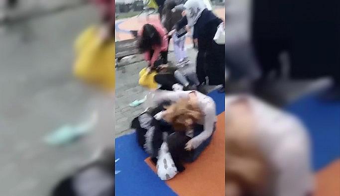 Ne maske ne mesafe...Kızlar saç saça baş başa böyle birbirine girdi