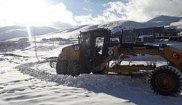 Oltu Mahalle yollarında kar temizliği