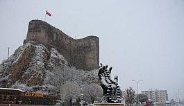 Oltu'da muhteşem kar manzaraları