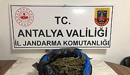 Otobüs terminalinde uyuşturucu operasyonu