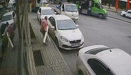 (Özel) İstanbul'un göbeğinde dubalı, sopalı ve bıçaklı meydan kavgası kamerada