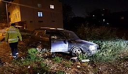 (Özel) Kısıtlamada kovalamaca sonucu kaza yaptı, aracı bırakıp kaçtı