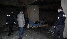 (Özel) Polis sokakta kalan vatandaşları otele yerleştirdi