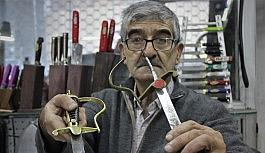 (Özel) Tarihî kılıçlar Bursalı ustanın elinde ilk günkü ihtişamına kavuşuyor