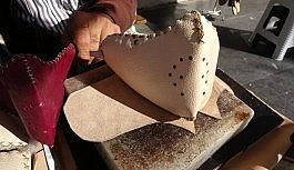 Pandemi sonrası deri maske üretmeye başladı