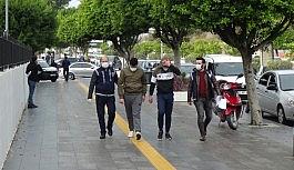 Polis yakalamaktan, hırsız motosiklet çalmaktan bıkmadı