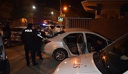 Polisin dur ihtarına uymayan sürücü otomobili bırakıp kaçtı