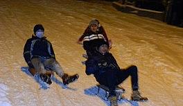 Posof'ta çocukların kızak keyfi