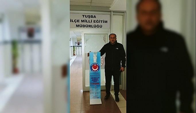 Şehit Gazi-Sen Van İl Başkanlığından kurumlara dezenfektan standı