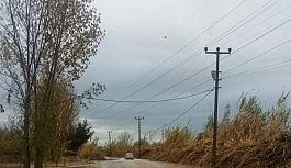 Serik'te sağanak cadde ve sokakları göle çevirdi