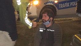 Seyir halindeki otomobil yandı, sürücü gözyaşlarına boğuldu