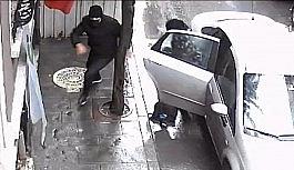 Şişli'de zabıtaların kovaladığı kapkaççılar kamerada