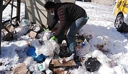 Temizlik işçilerinin soğukla mücadelesi