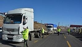 Tercan'da 'zorunlu kış lastiği denetimi' yapıldı