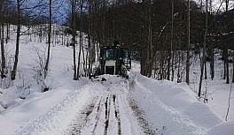Trabzon'da karla kaplı mahalle yollarının tamamı ulaşıma açıldı