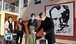 Tunceli'de ihtiyaç sahibi öğrencilere tablet ve dizüstü bilgisayar