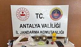 Turistlere uyuşturucu satan şüpheliye jandarma baskını