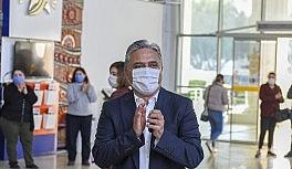 Uysal, yılın son mesai gününde belediye çalışanlarıyla bir araya geldi