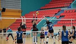 Vali Bilmez, Van'ın sultanlarının maçını tribünden izledi