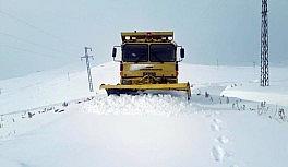 Van Büyükşehir Belediyesinden karla mücadele çalışması