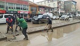 Yağışlardan sonra oluşan çamur temizlendi