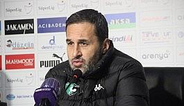 Yalçın Koşukavak: "İki maçtan 6 puan alan oyuncularımı tebrik ediyorum"