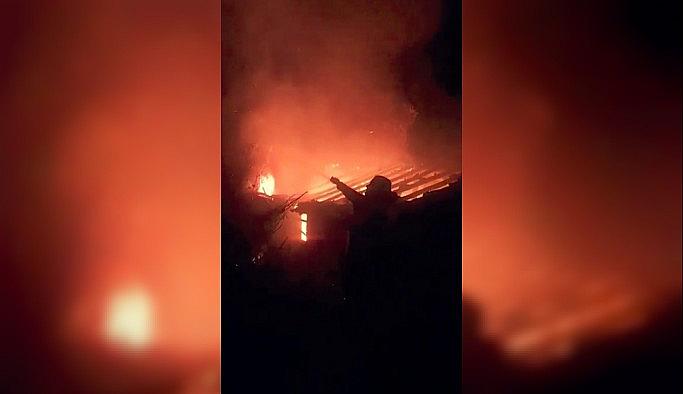 Yanan ahırda 5 keçi telef oldu