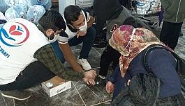 Yetimler Vakfı'ndan bot ve mont yardımı