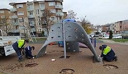 Yıldırım'da parklara bakım ve onarım