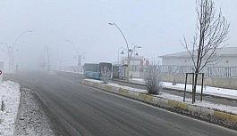 Yoğun sis Ağrı'yı etkisi altına aldı