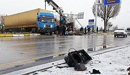 Yoldaki buzlanma trafik kazasına neden oldu