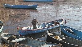 Ağları boş kalan Beyşehirli balıkçılar zor günler yaşıyor