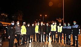 Alanya'da sağlık çalışanları ve güvenlik güçlerinin yeni yılı görevi başındayken kutlandı