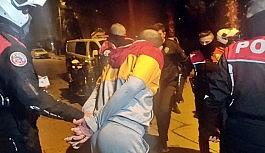 Antalya'da 'dur' ihtarına uymayan sürücü ortalığı birbirine kattı