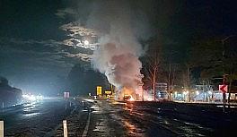 Araç alev alev yandı