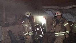 Ataşehir'de kısıtlama sabahına yangınla uyandılar