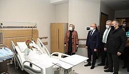 Başkan Aktaş'tan yılın son ve ilk bebeklerine ziyaret