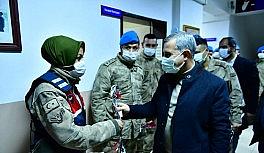 Başkan Çınar, görevlileri yeni yılda yalnız bırakmadı