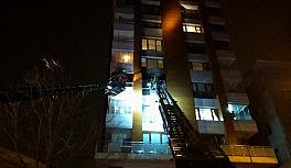 Beykoz'da 4 katlı binada korkutan yangın