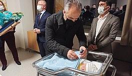 Bursa'da 2020'nin son 2021'in ilk bebekleri dünyaya geldi