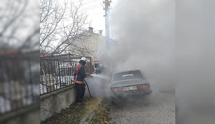 Elazığ'da araç yangını