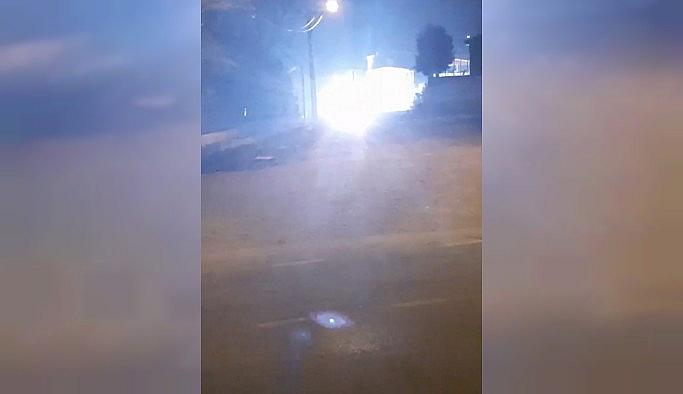 Elektrik kablolarını kesip, kıvılcım yaptılar