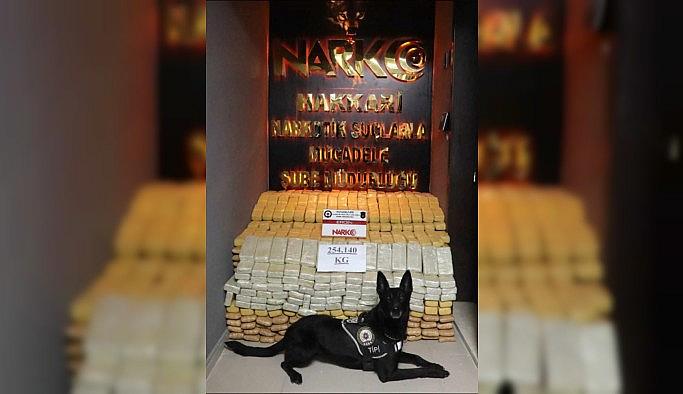 Hakkari'de 254 kilo eroin ele geçirildi