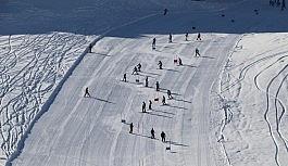 Hakkari'de "Kayak İl Birinciliği" yarışması