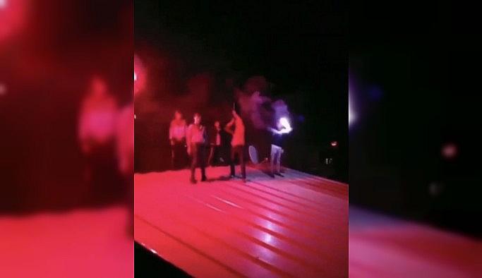 Kısıtlamada meşaleler yakıp havaya böyle ateş ettiler