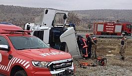 Malatya'da tır yan yattı: 1 ölü